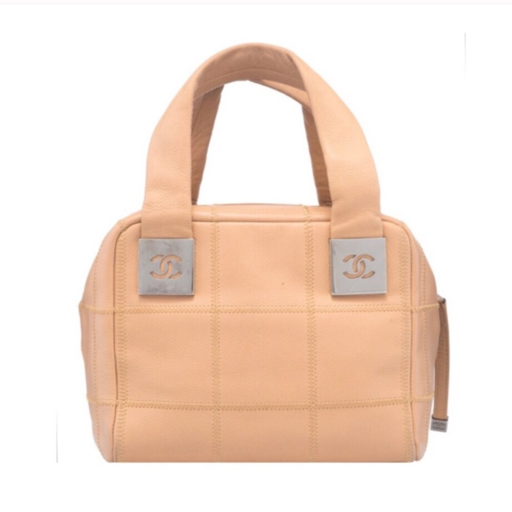 SOLD Vintage Chanel Beige Leather Quilted Bowler - Picture 2 of 4